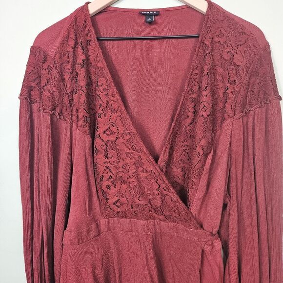 Torrid Crinkle Gauze Lace Inset Surplice Top. Brown 3X - Picture 6 of 16